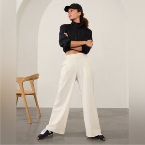 Athleta Pinnacle Trouser in bone color
NWOT